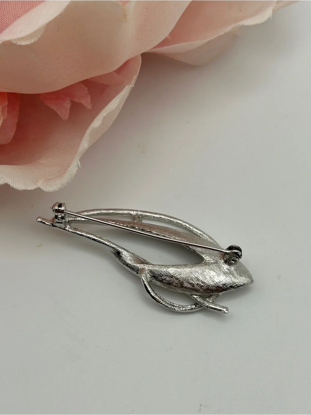 Vintage Silver Tone Abstract Leaf Swirl Modernist Brooch